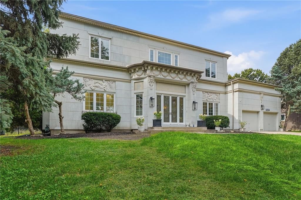 11224 Rosewood Street, Leawood, KS: listing photo 3