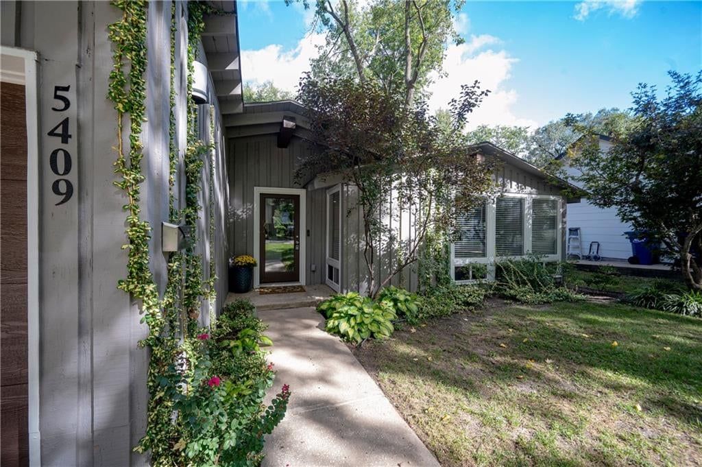 5409 Reeds Road, Mission, KS: listing photo 2