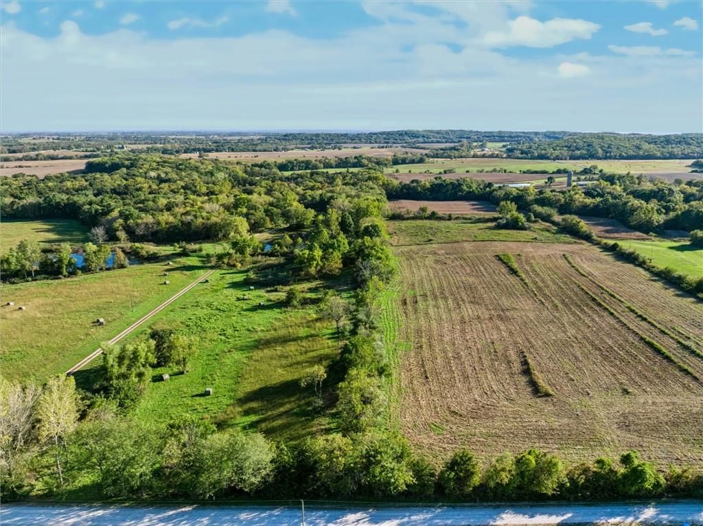 25243 Hemphill Road, Lawrence, KS: listing photo 2