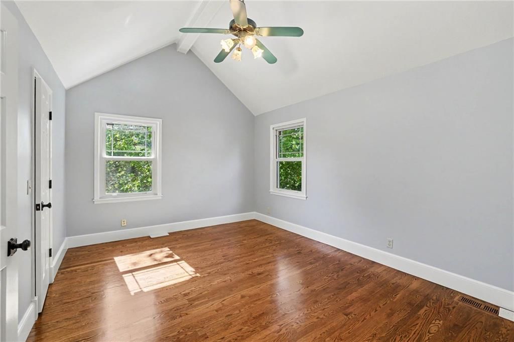 Photo 13 of 35 - 9913 W 125th Terrace, Overland Park, KS 66213