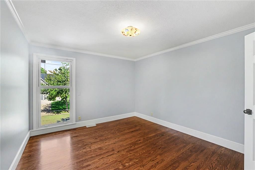 Photo 18 of 35 - 9913 W 125th Terrace, Overland Park, KS 66213