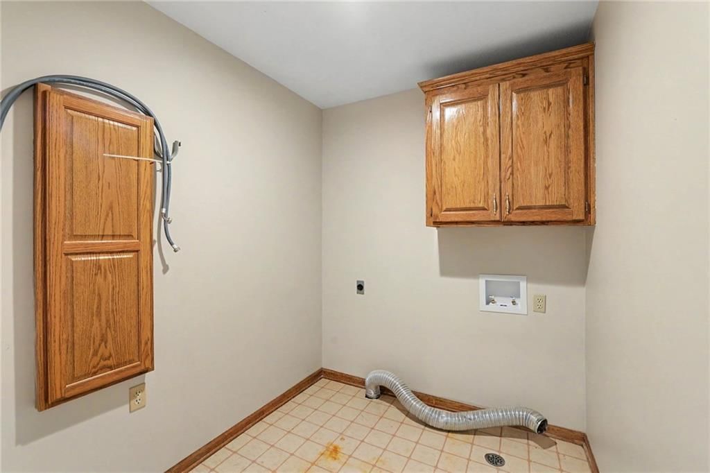 Photo 20 of 35 - 9913 W 125th Terrace, Overland Park, KS 66213