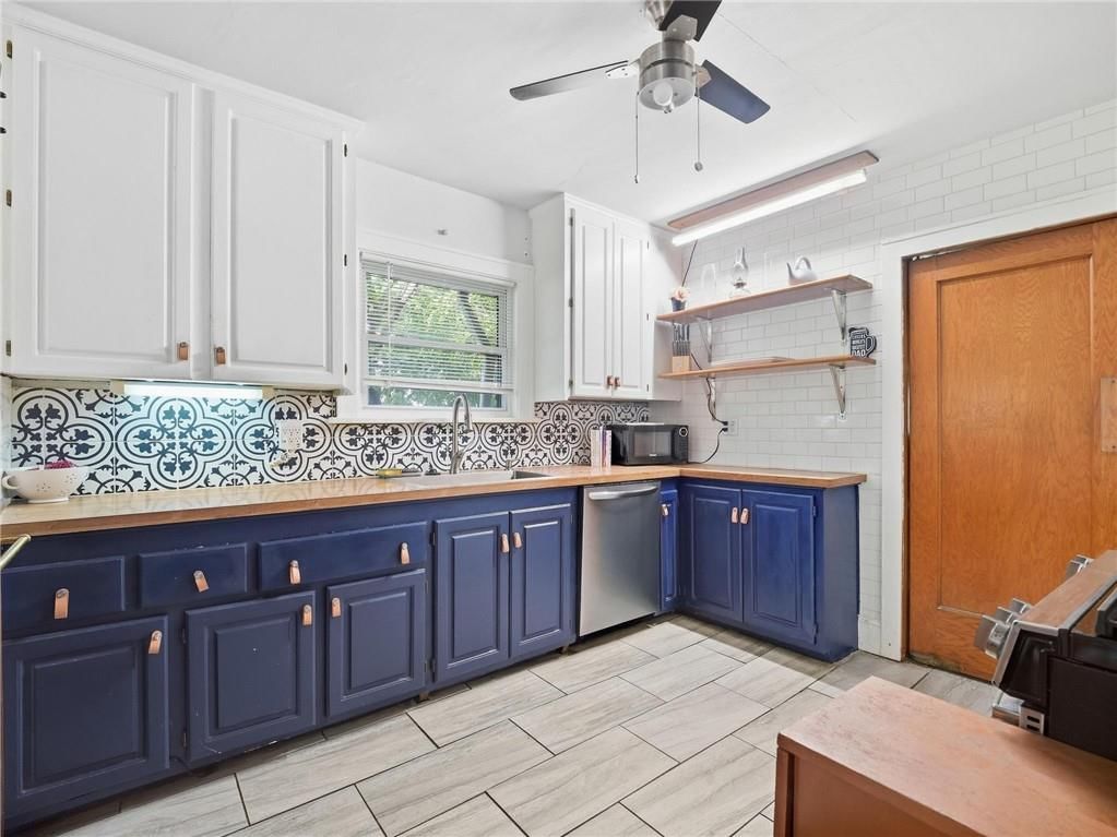 Photo 11 of 35, 320 N River Boulevard, Independence, MO 64050