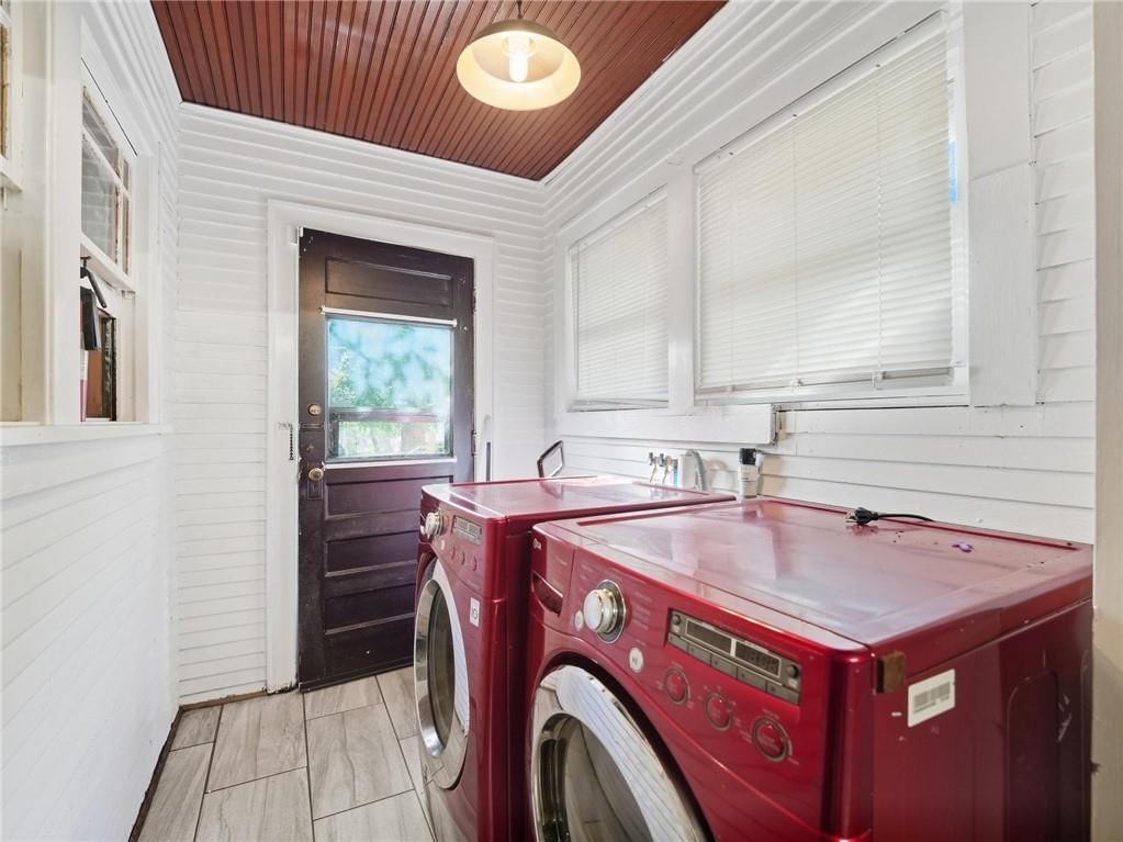 Photo 15 of 35 - 320 N River Boulevard, Independence, MO 64050