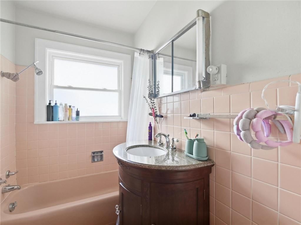 Photo 16 of 35, 320 N River Boulevard, Independence, MO 64050