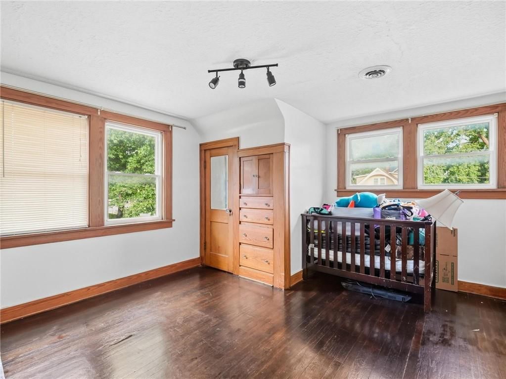 Photo 25 of 35 - 320 N River Boulevard, Independence, MO 64050