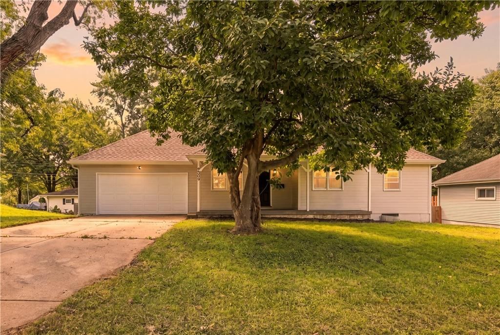 9509 E 79th Street, Raytown, MO