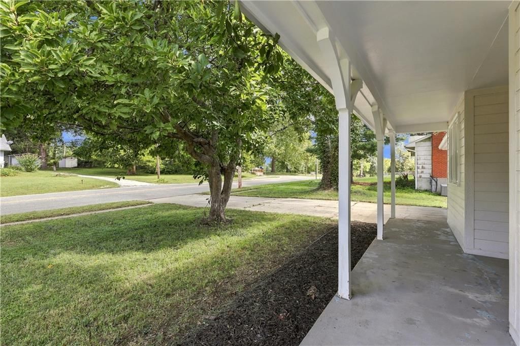 Photo 6 of 49, 9509 E 79th Street, Raytown, MO 64138