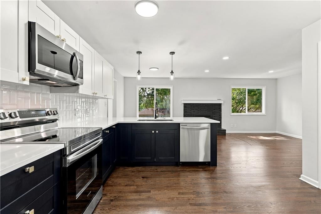 Photo 11 of 49 - 9509 E 79th Street, Raytown, MO 64138