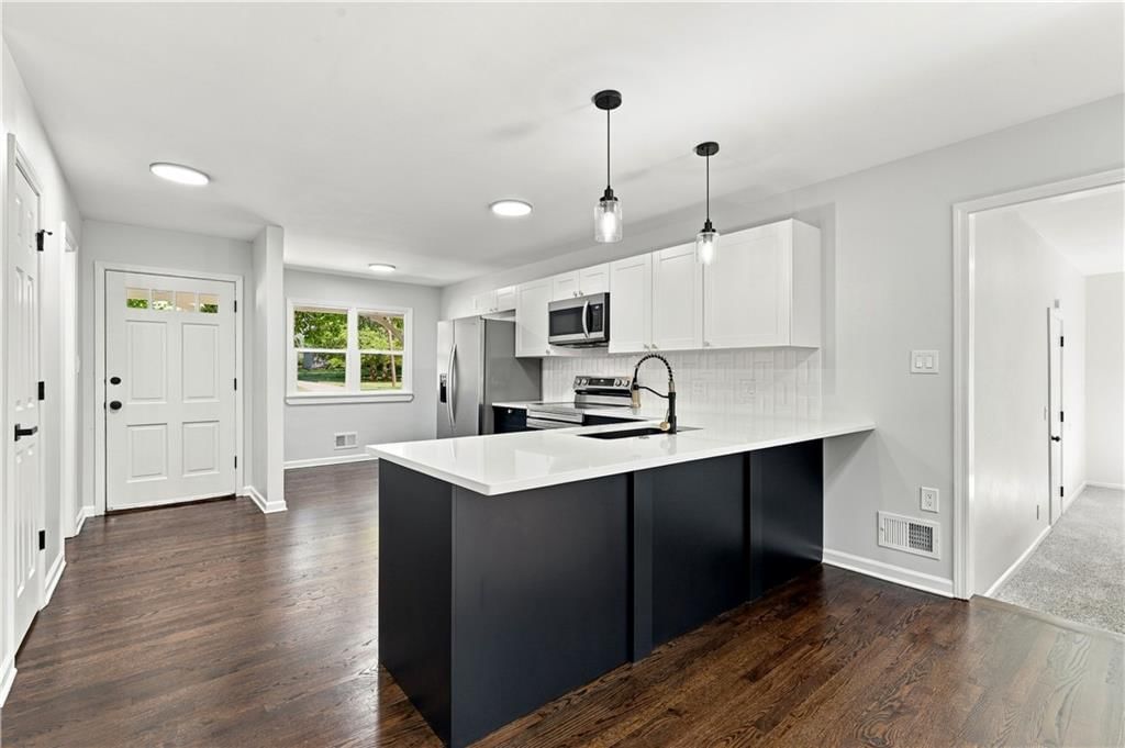 Photo 14 of 49 - 9509 E 79th Street, Raytown, MO 64138
