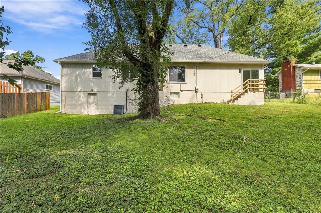 Photo 41 of 49 - 9509 E 79th Street, Raytown, MO 64138