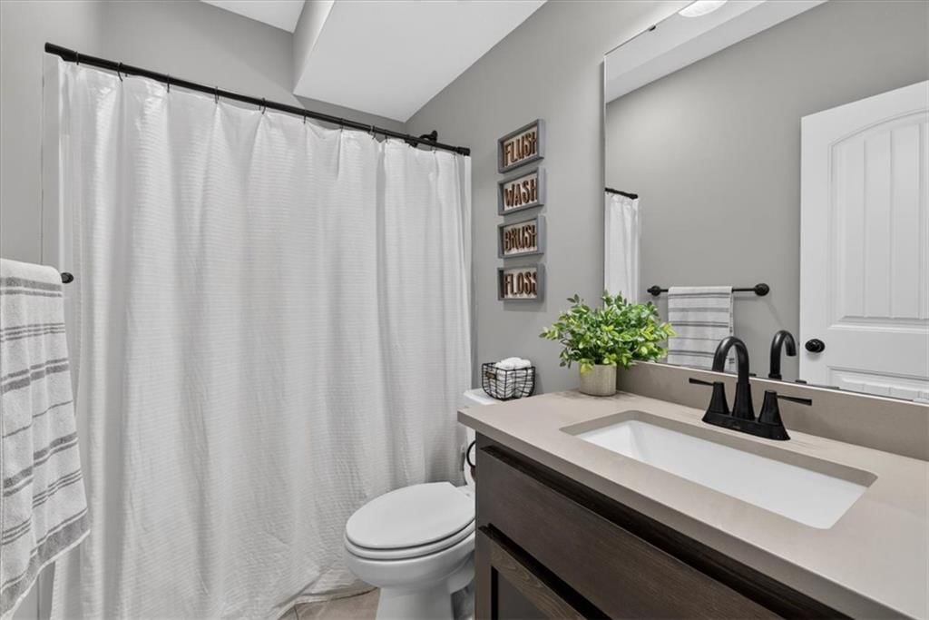 Photo 7 of 53 - 504 Bentwater Drive, Raymore, MO 64083