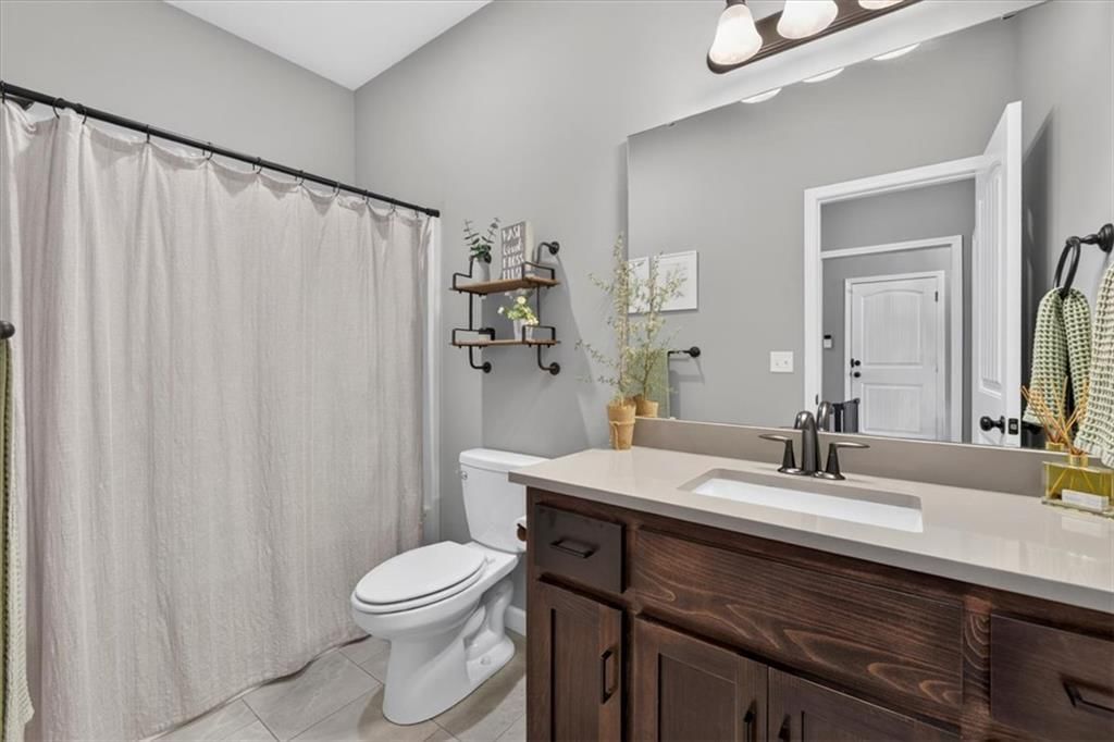 Photo 29 of 53 - 504 Bentwater Drive, Raymore, MO 64083