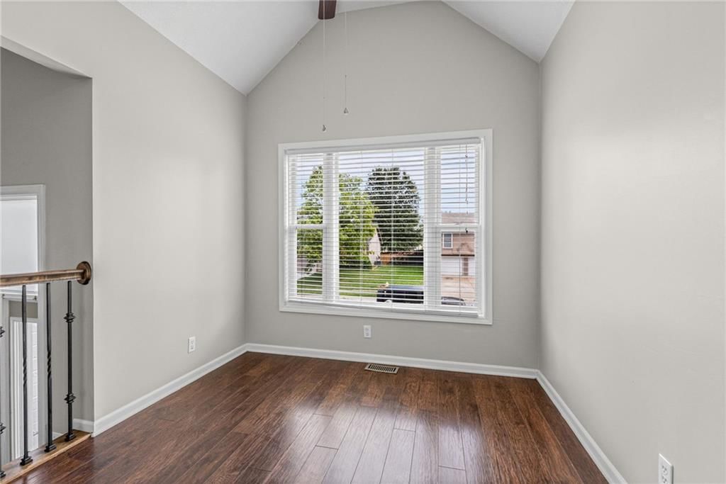 1100 Susan Street — photo 11
