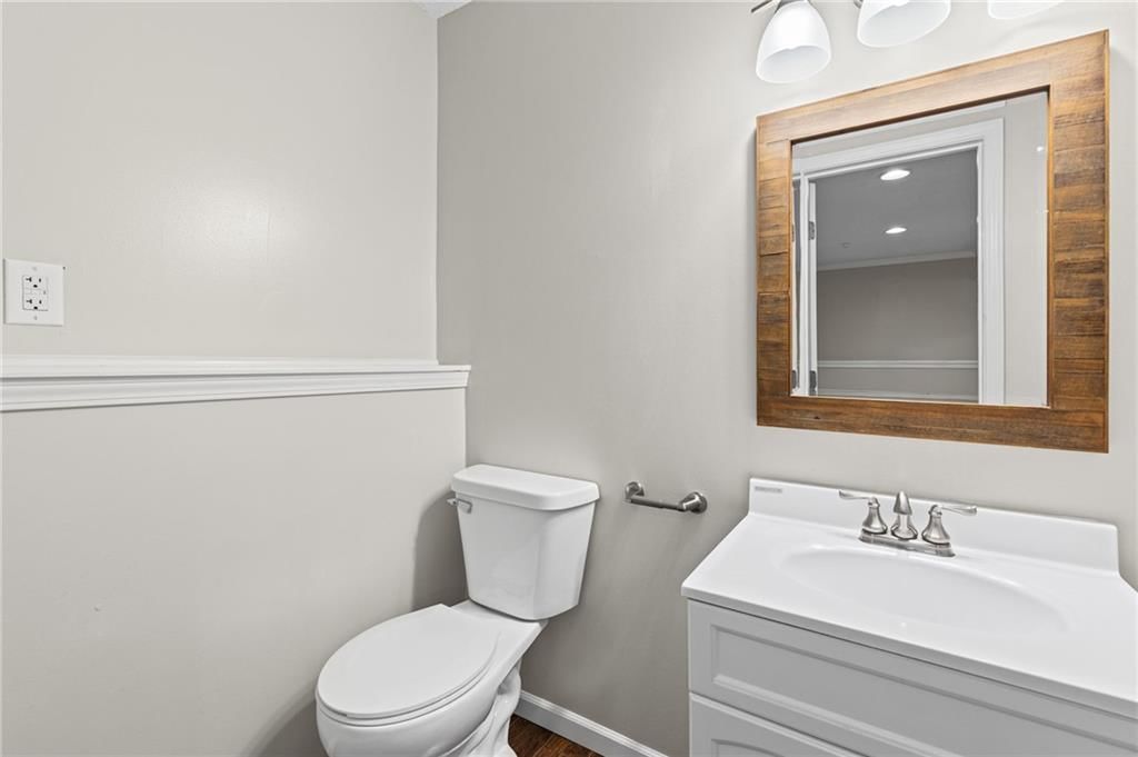 1100 Susan Street — photo 30