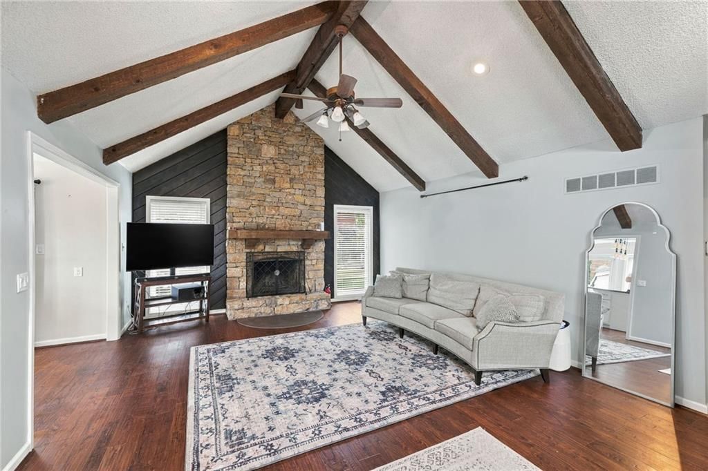 4082 SW Marline Drive, Lee's Summit, MO