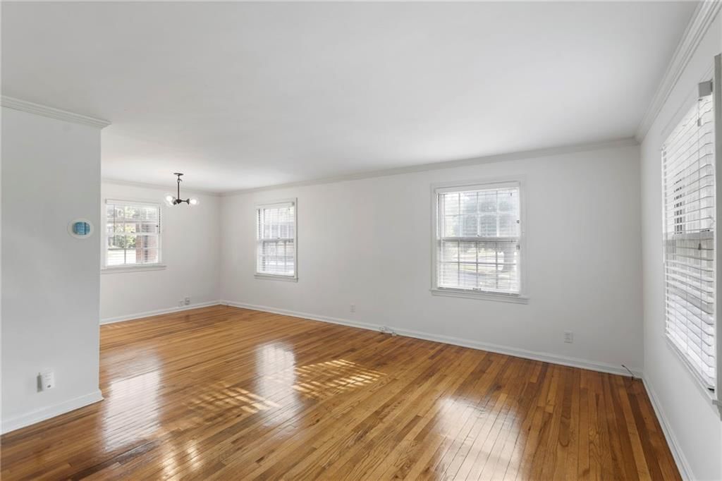432-434 E 63rd Terrace — photo 7