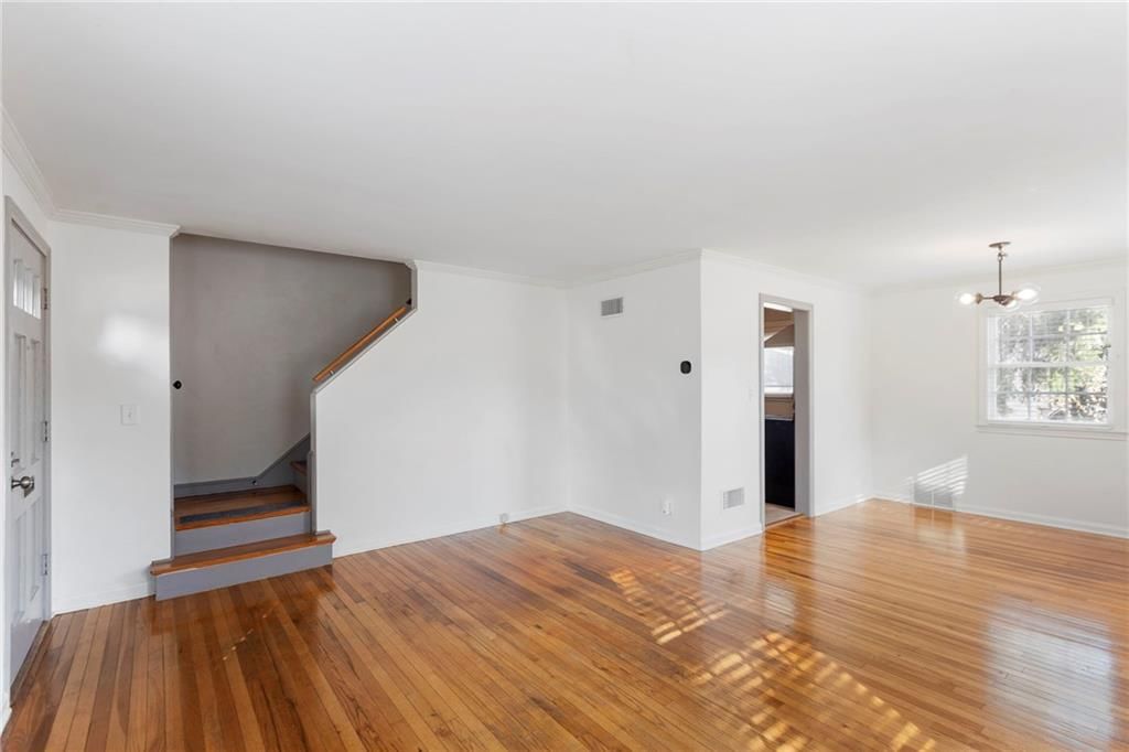 432-434 E 63rd Terrace — photo 8