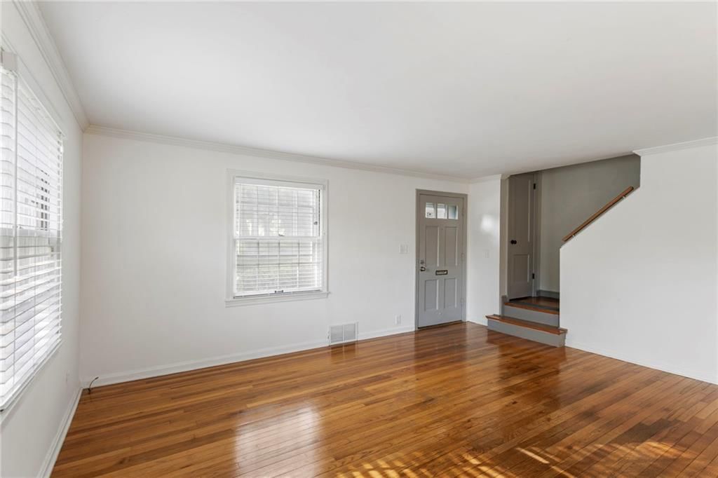 432-434 E 63rd Terrace — photo 9