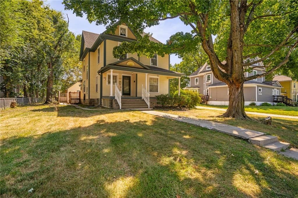 553 E Park Street — photo 1