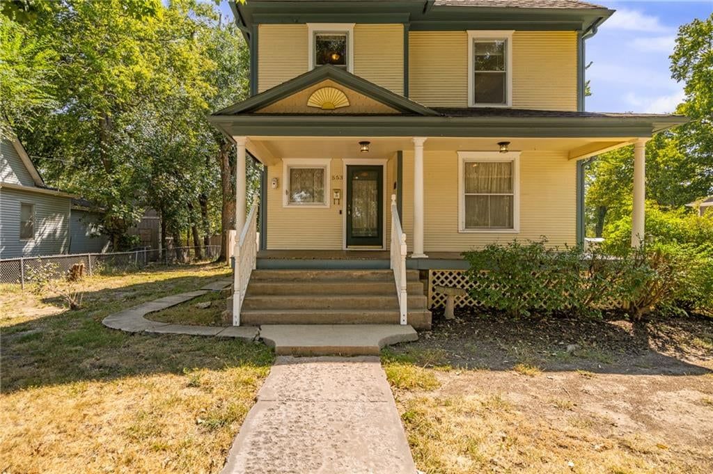 553 E Park Street — photo 2