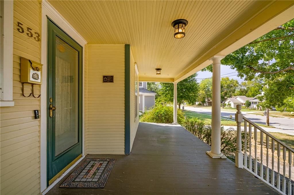 553 E Park Street — photo 3