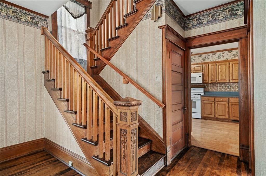 553 E Park Street — photo 17