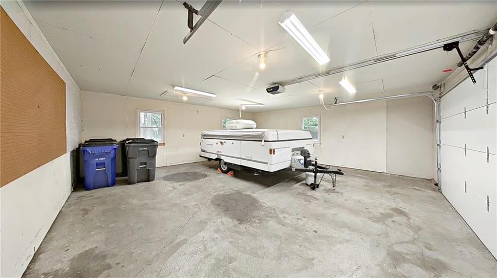 553 E Park Street — photo 32