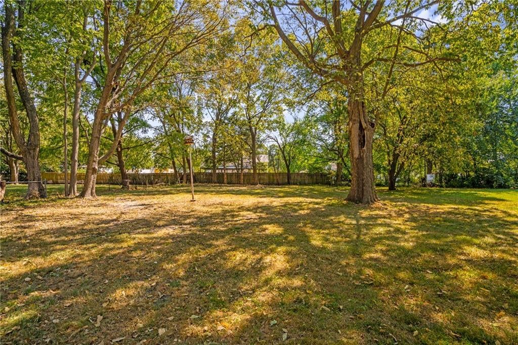 553 E Park Street — photo 34