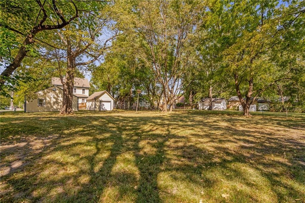 553 E Park Street — photo 35