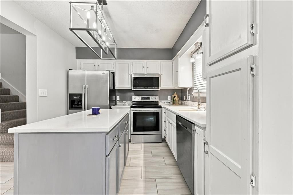 6003 NE Moonstone Drive — photo 10