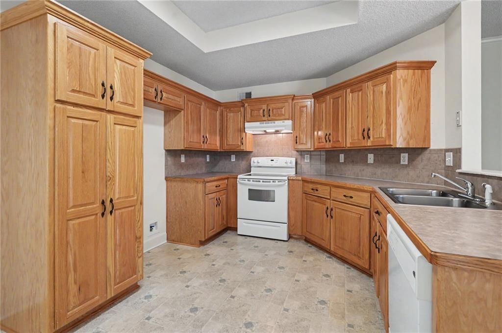 1541 S 104th Te 104th Terrace — photo 8