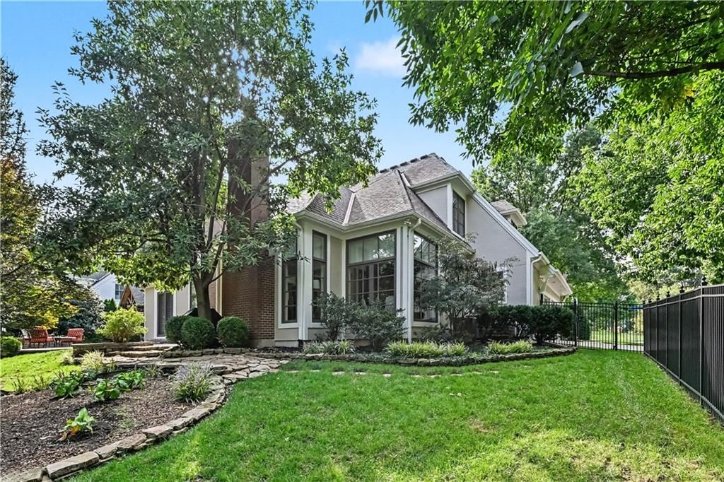 5506 W 82nd Place — photo 8