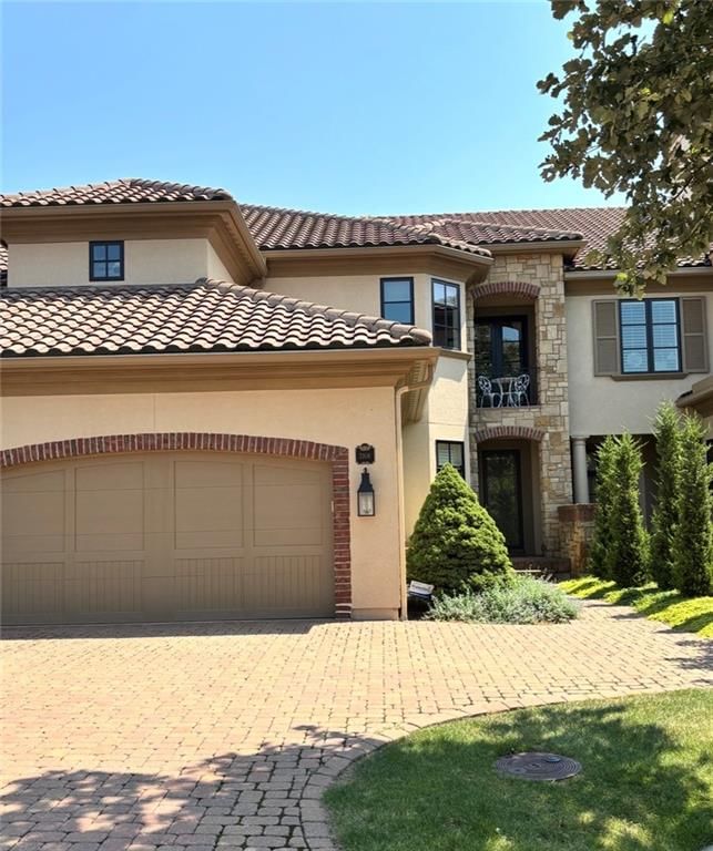 3108 W 137th Street, Leawood, KS