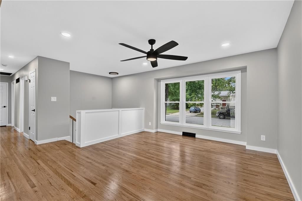605 NE Ash Street — photo 10