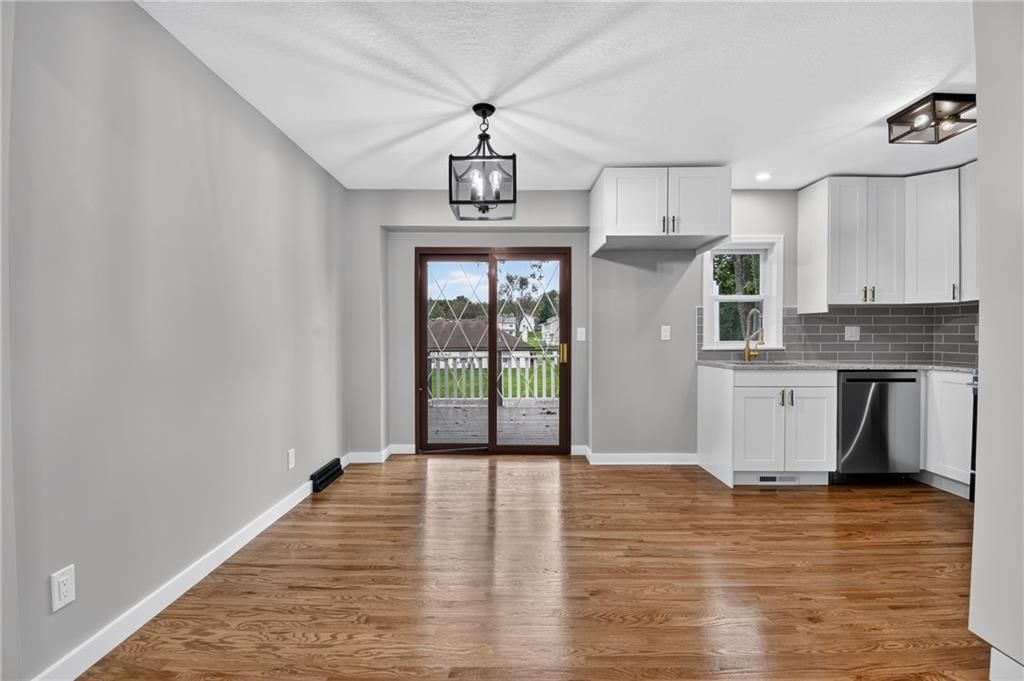605 NE Ash Street — photo 13