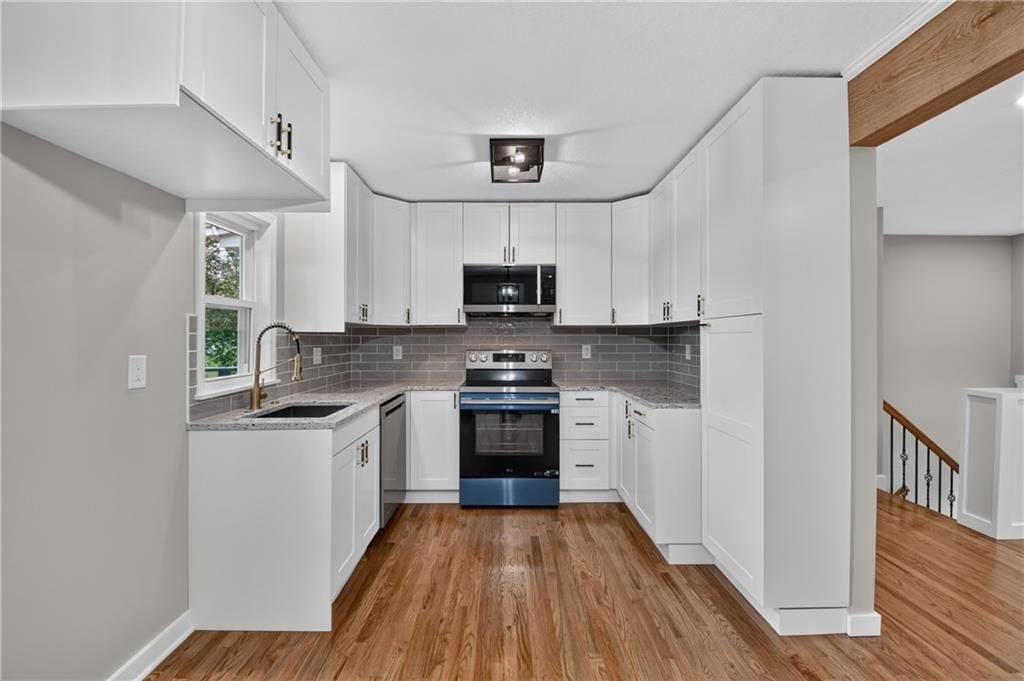 605 NE Ash Street — photo 16