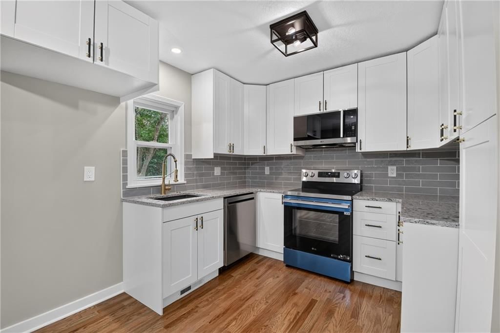 605 NE Ash Street — photo 17