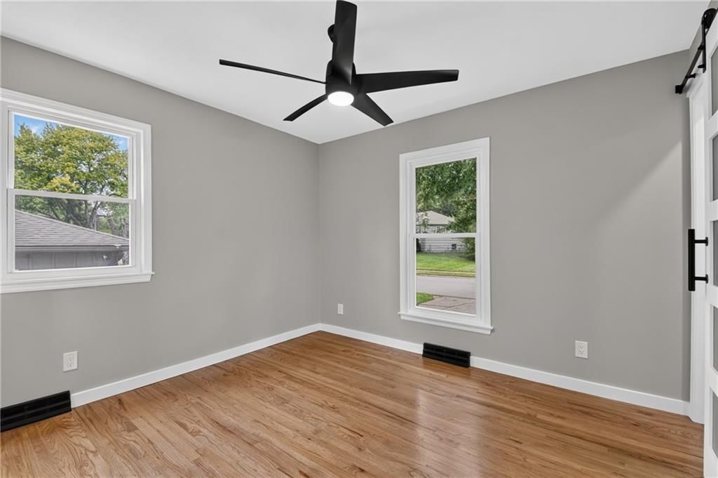 605 NE Ash Street — photo 21