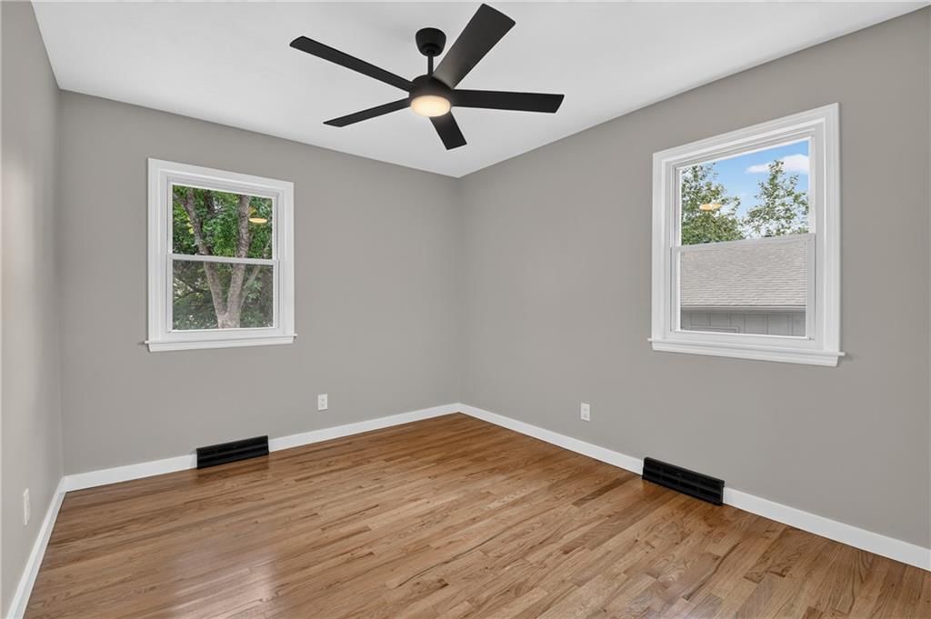 605 NE Ash Street — photo 29