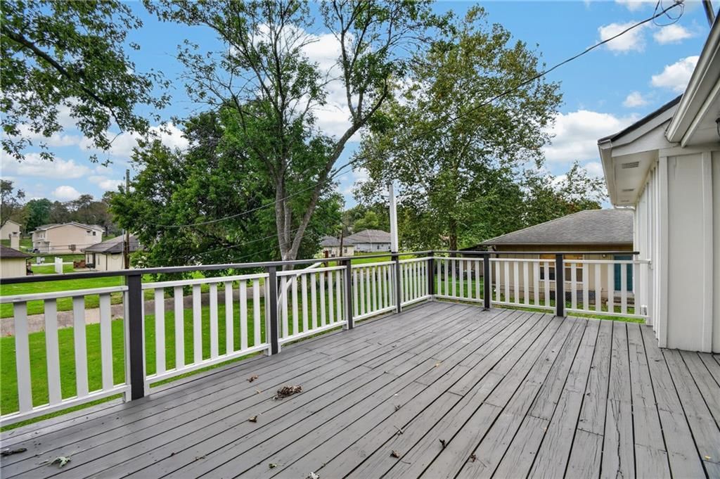 605 NE Ash Street — photo 45
