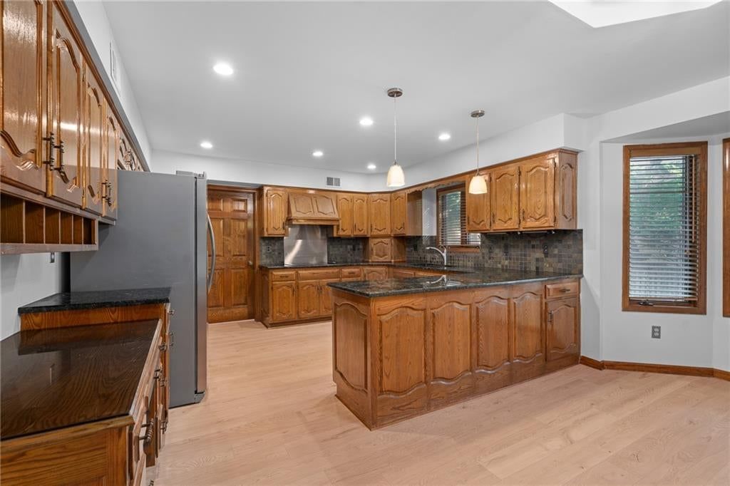 14744 S Village Drive — photo 16