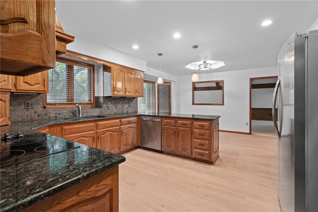14744 S Village Drive — photo 17
