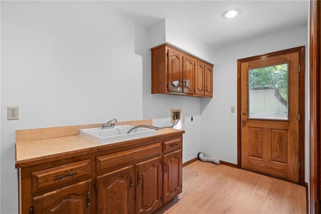 14744 S Village Drive — photo 18