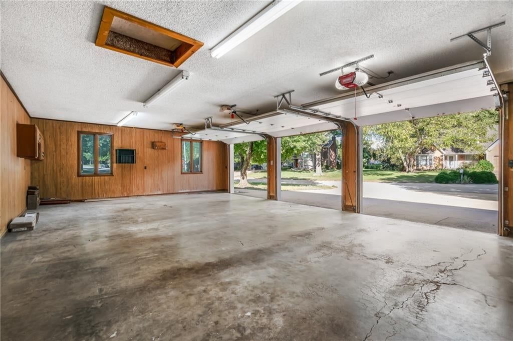 14744 S Village Drive — photo 32