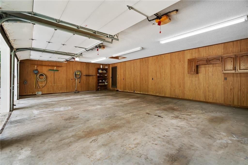 14744 S Village Drive — photo 33