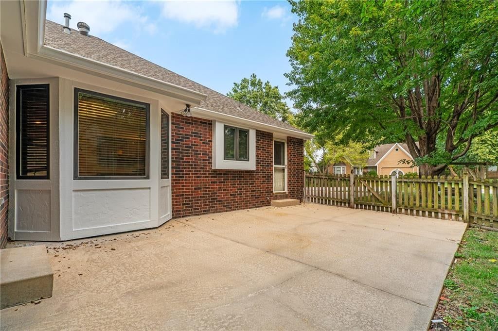 14744 S Village Drive — photo 34