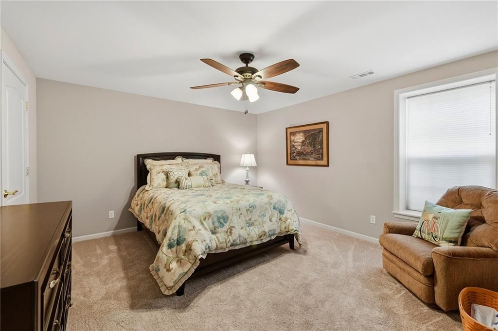 2633 Kensington Place — photo 33