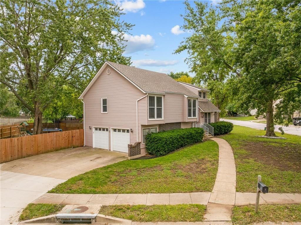3712 SW Christiansen Drive — photo 3