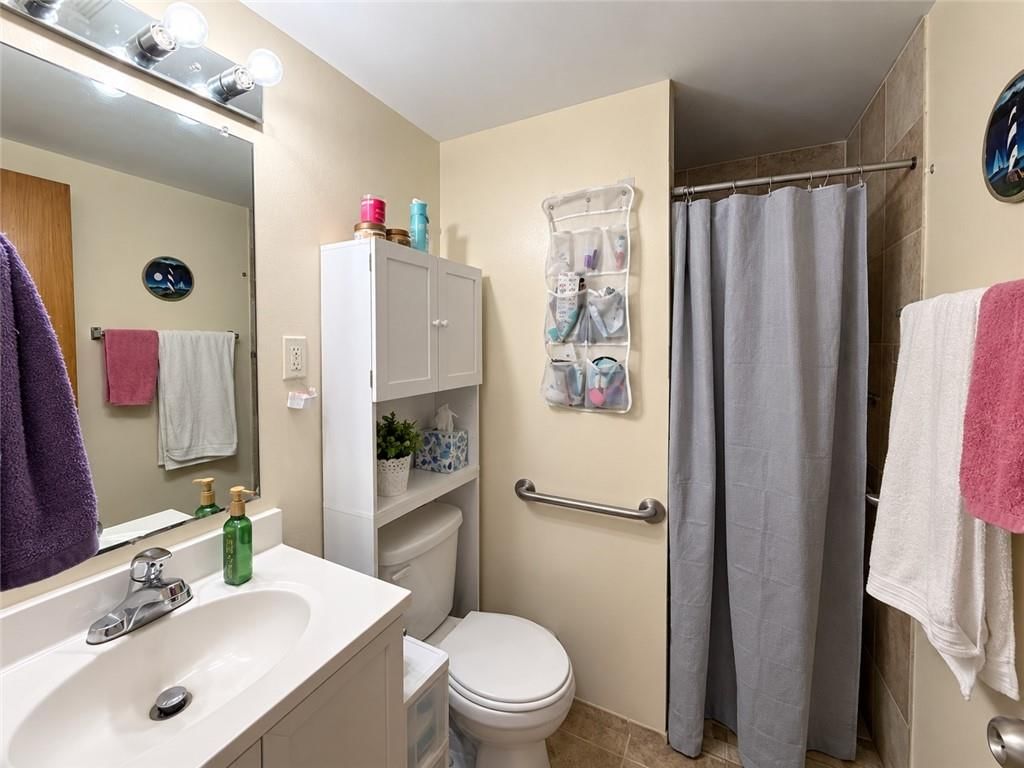 Photo 4 of 8, 406 Devon Street, Independence, MO 64055